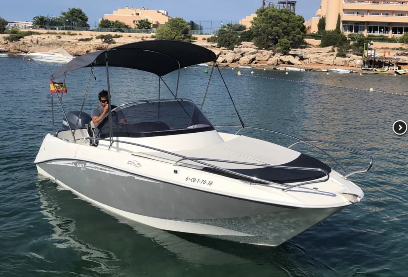 Galea 630 - Barco de 6.3m con capacidad para 6 personas