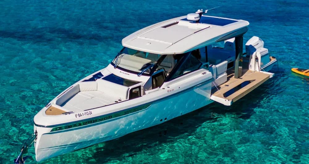 Saxdor 400 GTO - Barco de 12.2m con capacidad para 12 personas
